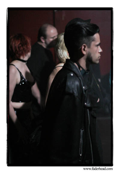 crowd_01